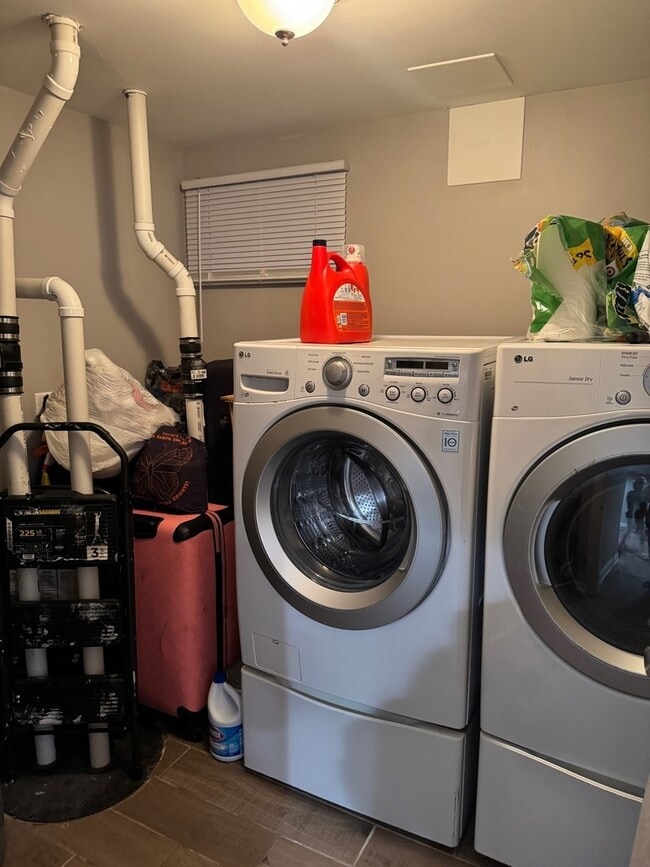 Building Photo - 1216 W 95th Pl