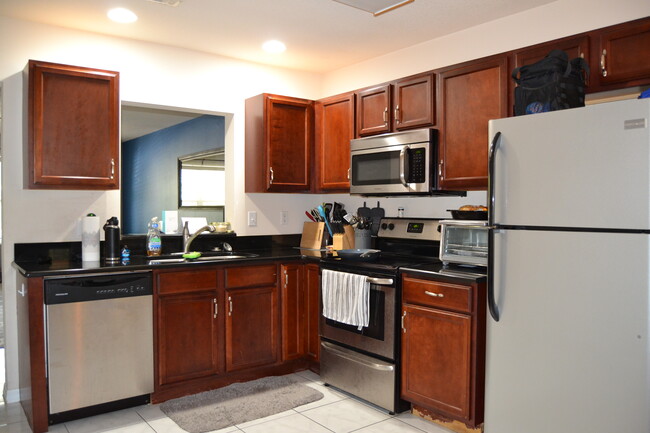 Building Photo - 4687 SW 48th Dr