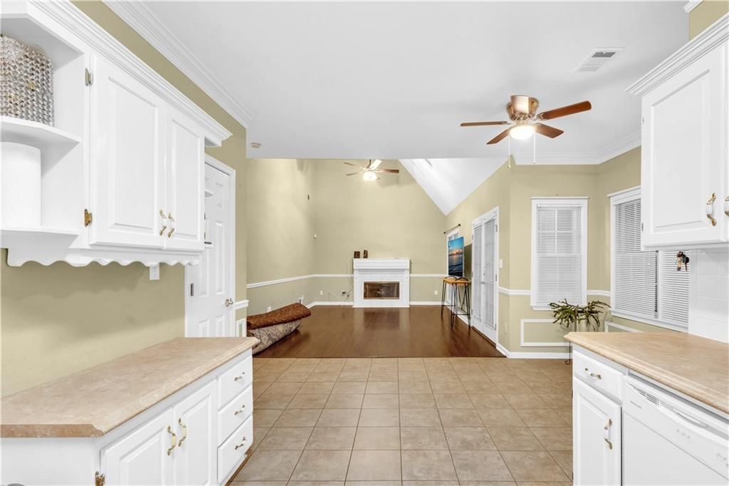 Building Photo - 255 Thornbush Ln