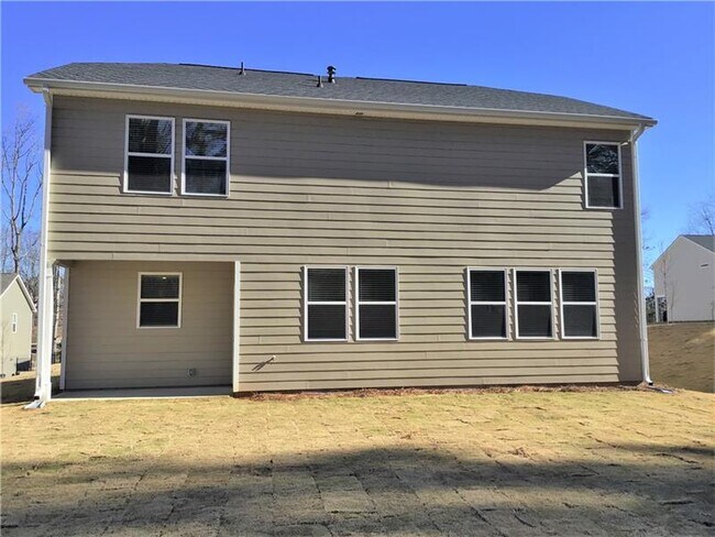 Building Photo - 174 Lindridge Dr NE