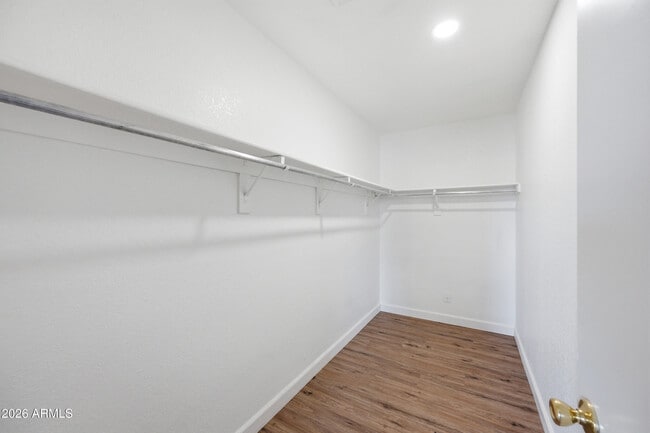 Building Photo - 2851 E Cherry Hills Dr
