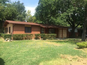 Building Photo - 1414 Lackland St