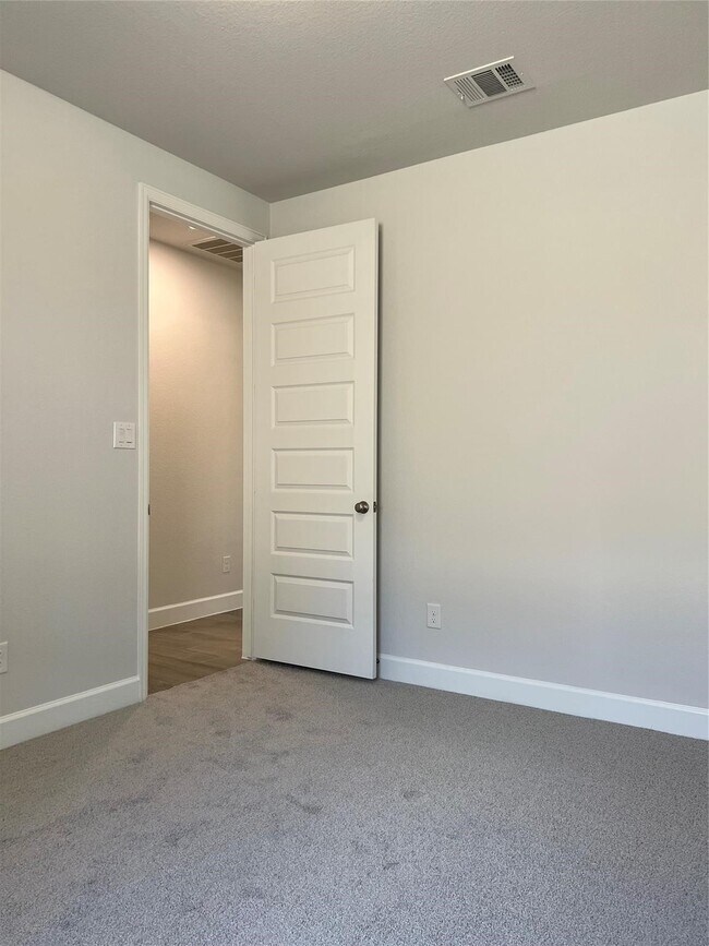 Building Photo - 15830 Bird of Paradise Dr