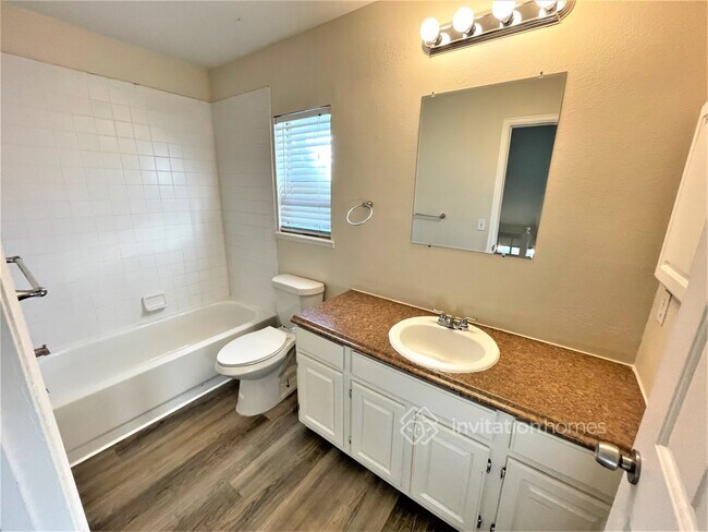 Building Photo - 839 E 133rd Ave