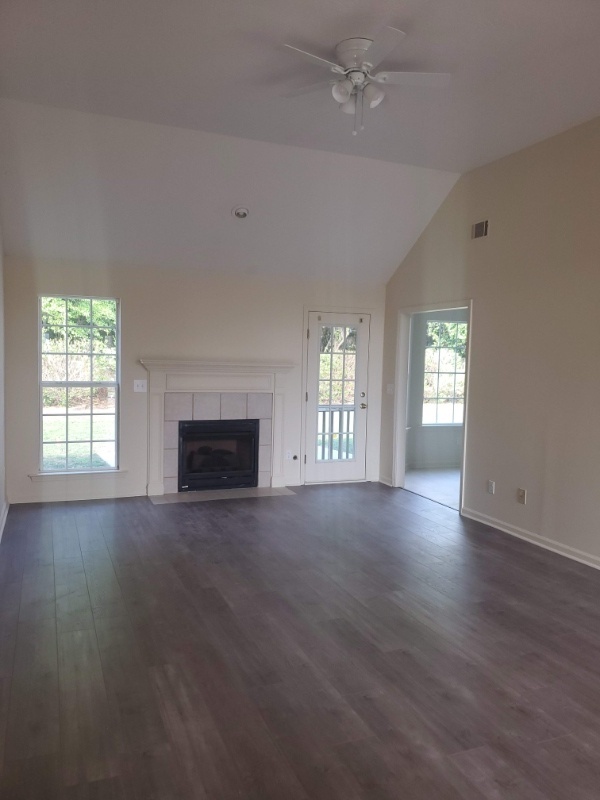 Building Photo - 304 Grandiflora Cir
