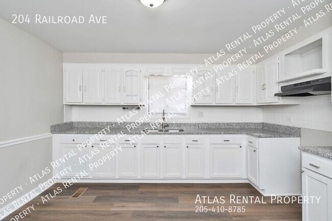 Building Photo - 204 Railroad Ave