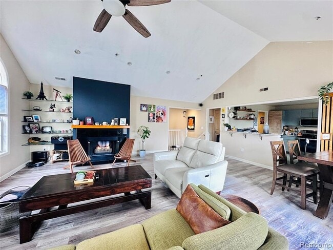 Building Photo - 28122 Carlton Way Dr