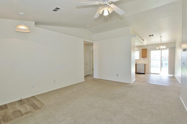 Building Photo - 3721 Pierre Ave