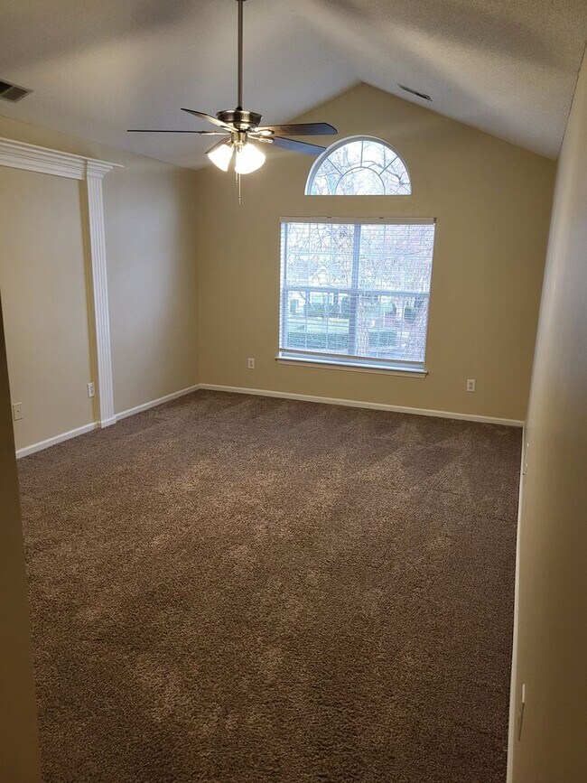 Building Photo - ADKINS RESERVE/SUMMERWIND