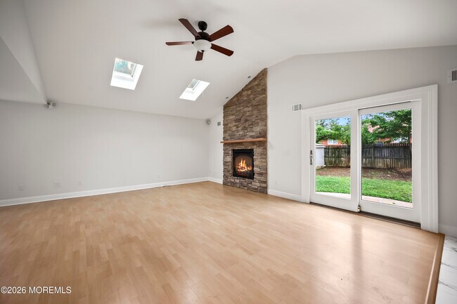 Building Photo - 18 Fierro Ave