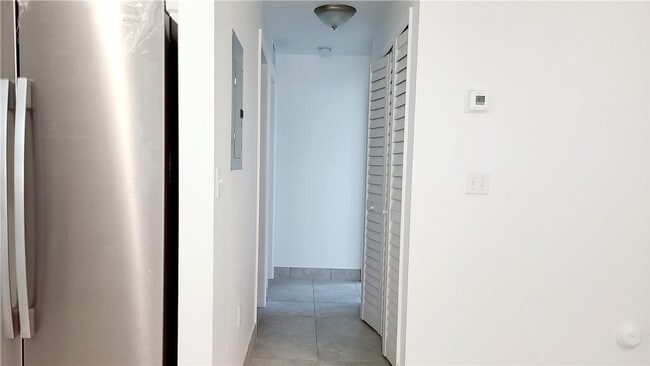 Building Photo - 2330 Taft St