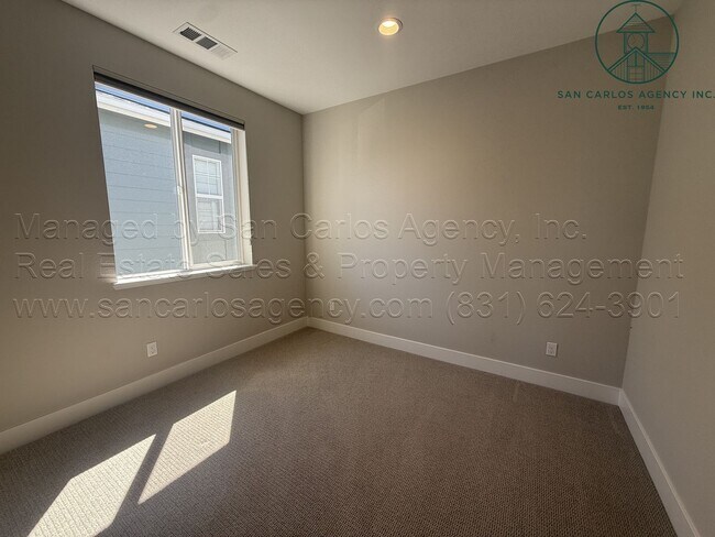 Building Photo - 266 Sandy Gulch Dr