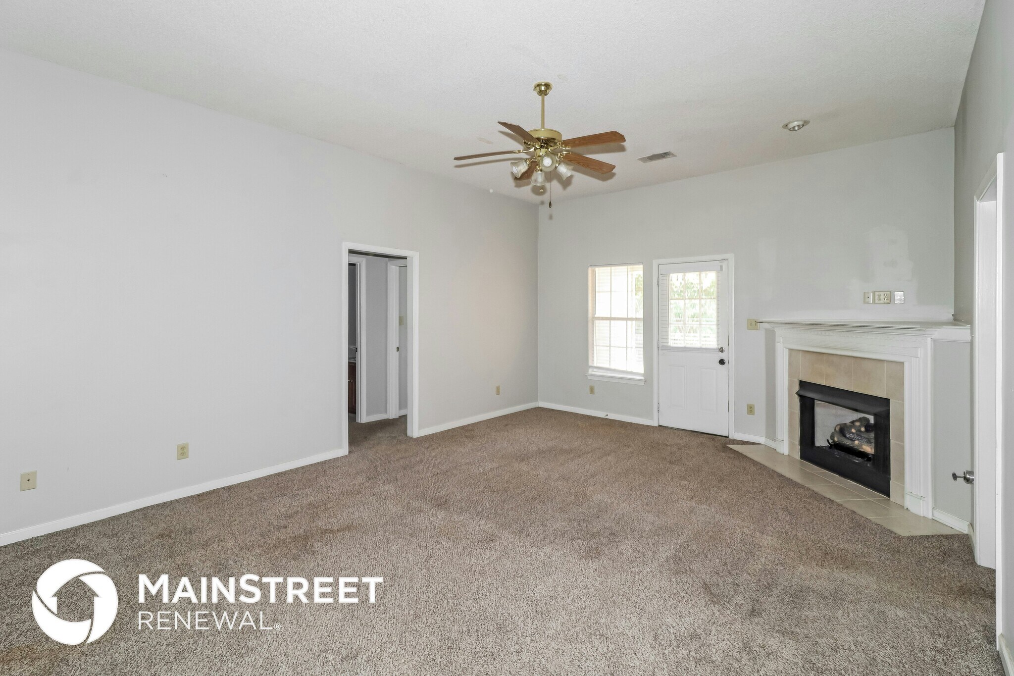 Building Photo - 1136 Breezy Valley Dr