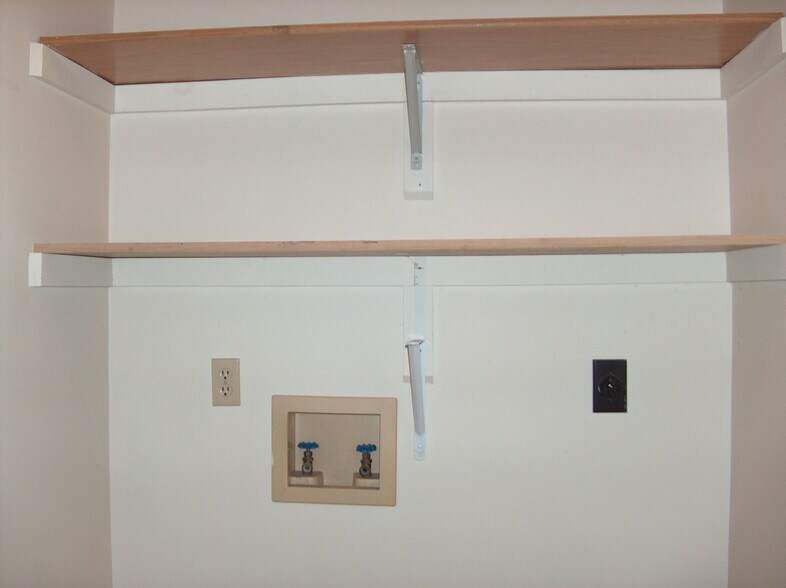 Washer and Dryer hook up - 815 E Franklin St