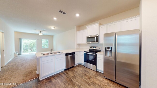 Building Photo - 93 Scotch Pebble Dr