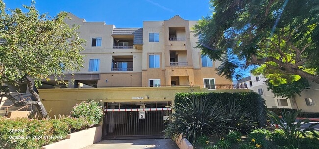 Building Photo - UTC / La Jolla - Villa Vicenza / Nice 1 Be...