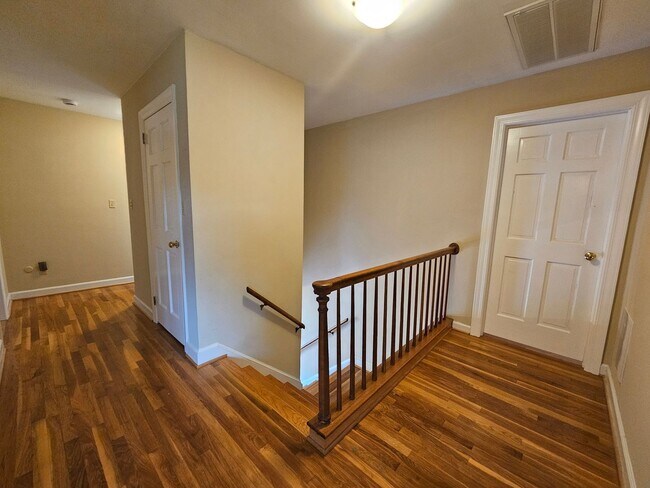 Building Photo - WITCH DUCK POINT