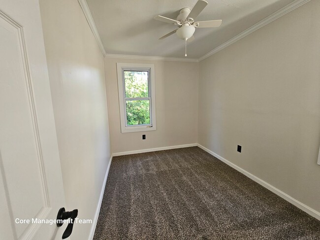 Building Photo - Amazing 4 bedroom 1 bath home in Avalon