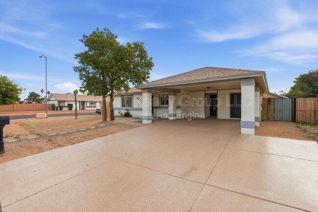 Building Photo - 6201 W Acoma Dr