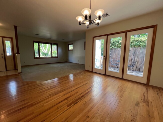 Building Photo - Gardener's Dream!  2 Bedroom house on quiet corner lot