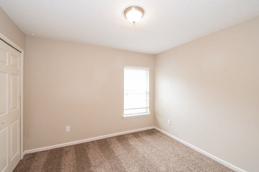 Building Photo - 14060 Red Rock Lake Dr