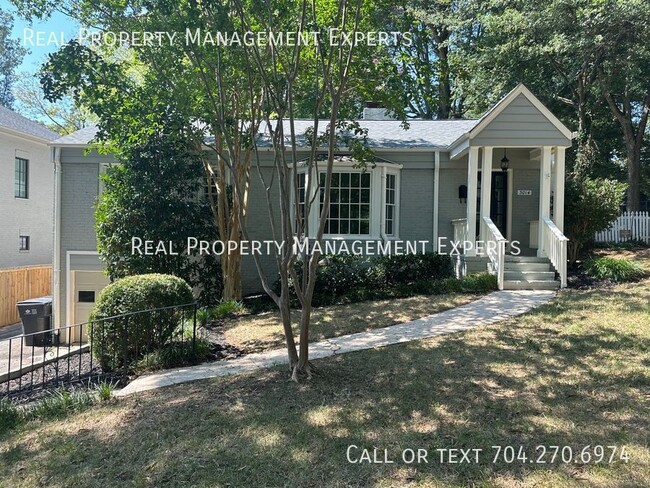 Building Photo - Charming 4BR/2.5BA Home in the heart of Fr...