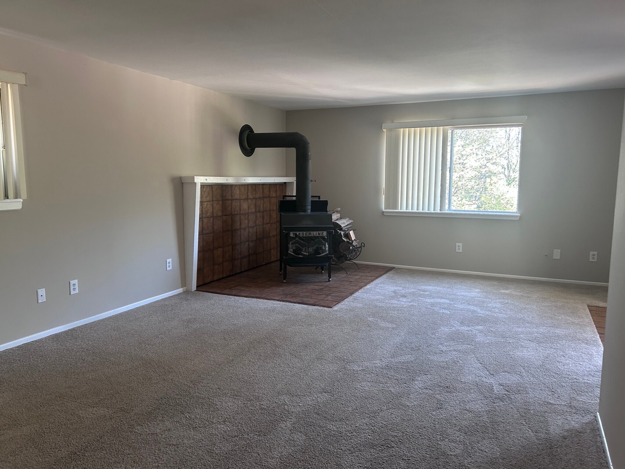 Building Photo - 398 Dunant Dr