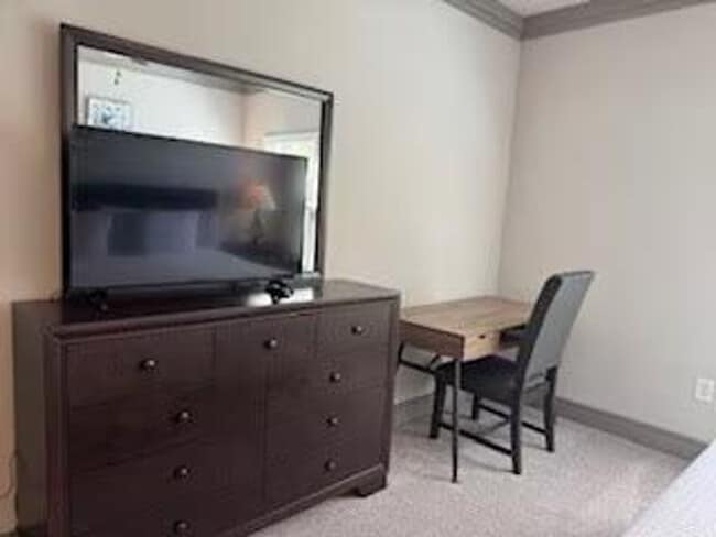 Building Photo - 300 Venue Wy