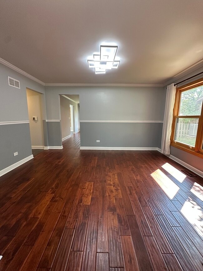Building Photo - 567 Lorelei Dr