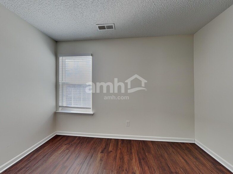 Building Photo - 3112 Teton Dr