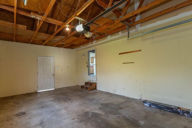 Building Photo - 3 bed, 2 bath, Rancher in Martinsburg, WV