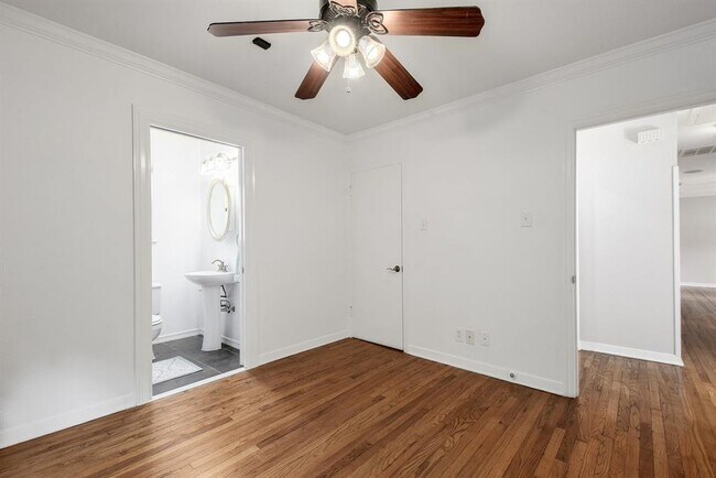 Building Photo - 5800 Chesterfield Ave