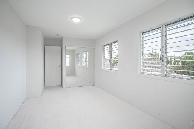 Building Photo - 518 Olomana St