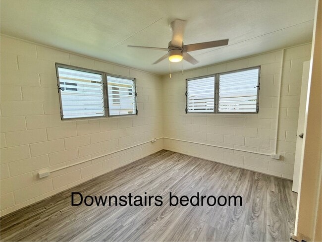 Building Photo - Modern two story Kaimuki home - all new ki...