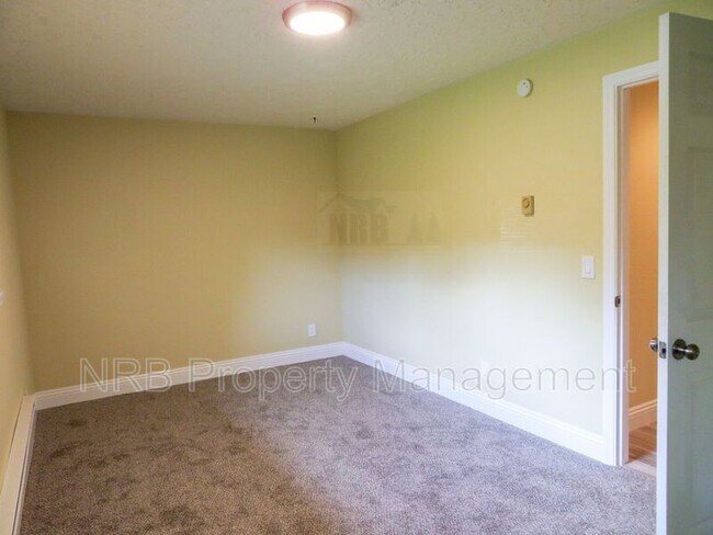 Building Photo - 3928 Hillview Ct NW