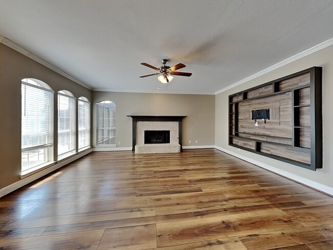 Building Photo - 1612 Commerce Dr