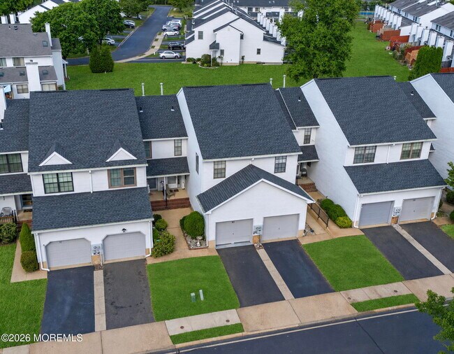 Building Photo - 84 Chestnut Way