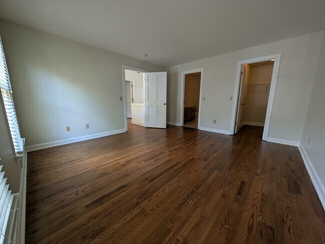 Building Photo - 407 Clairton Ct