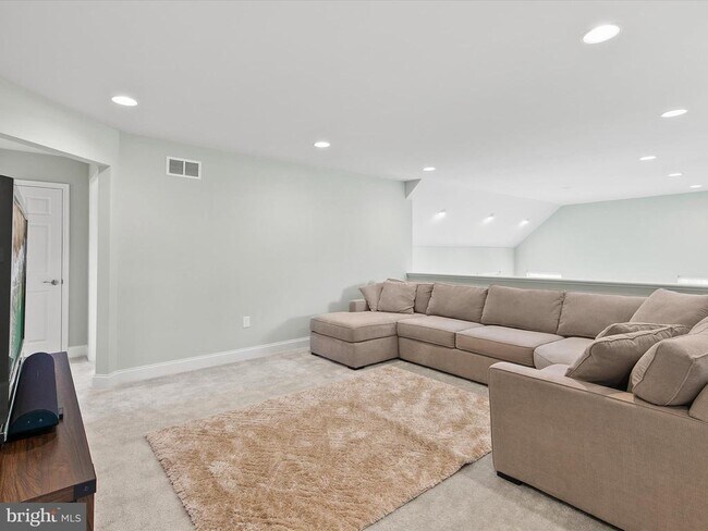 Building Photo - 26300 Tributary Blvd