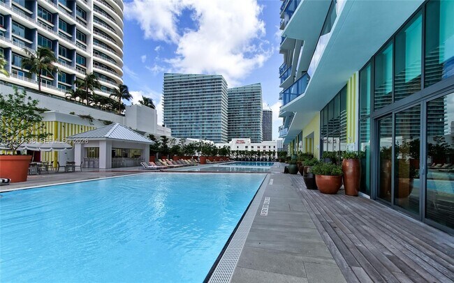 Building Photo - 1300 S Miami Ave