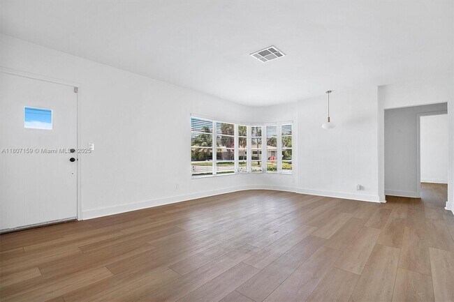 Building Photo - 500 92nd St