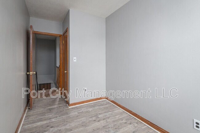 Building Photo - 1237 Delbert Ave