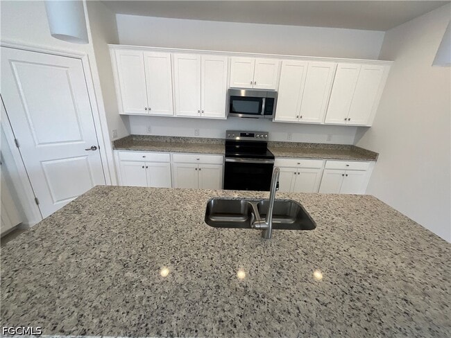 Building Photo - 14570 Palamos Cir