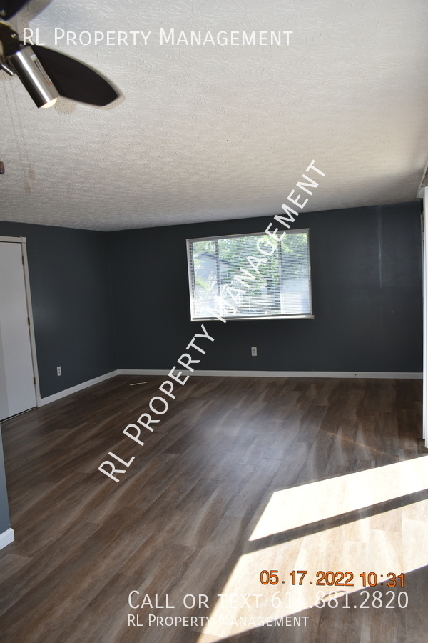 Building Photo - Cozy 2 Bedroom 1 Bathroom 2nd Floor Condo ...