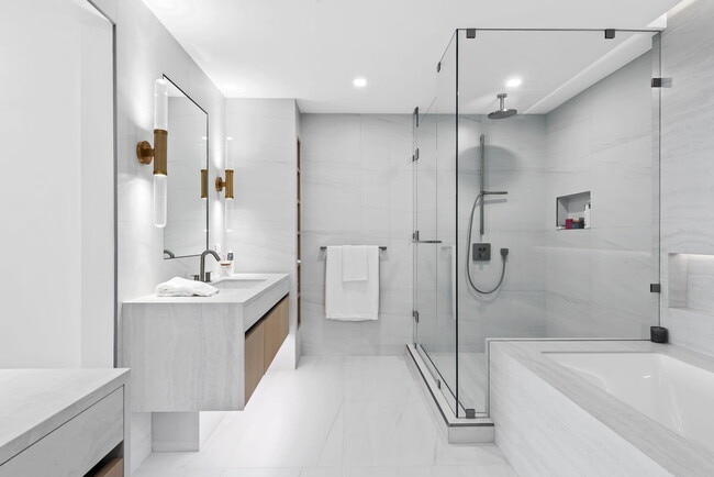 Building Photo - 900 N Ocean Blvd