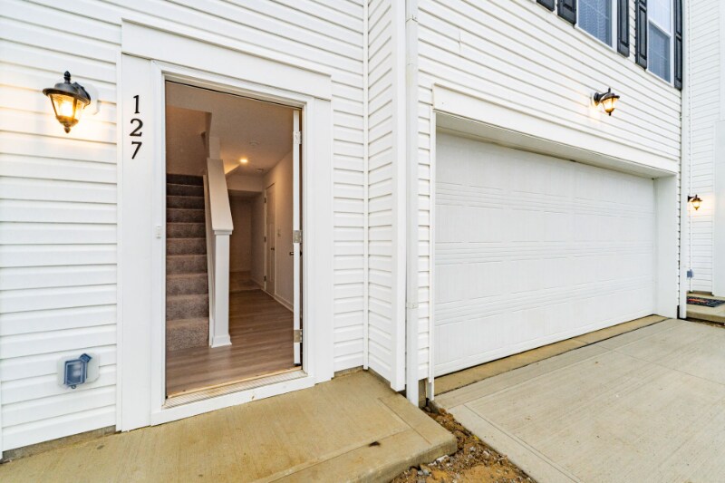 Building Photo - 127 Sitka Willow Dr