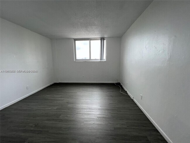 Building Photo - 19380 Collins Ave