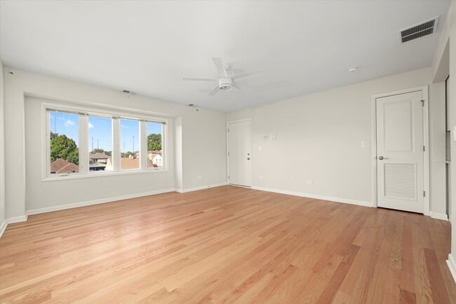 Building Photo - 6837 W 95th St