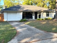 Building Photo - 2310 Hialeah Dr