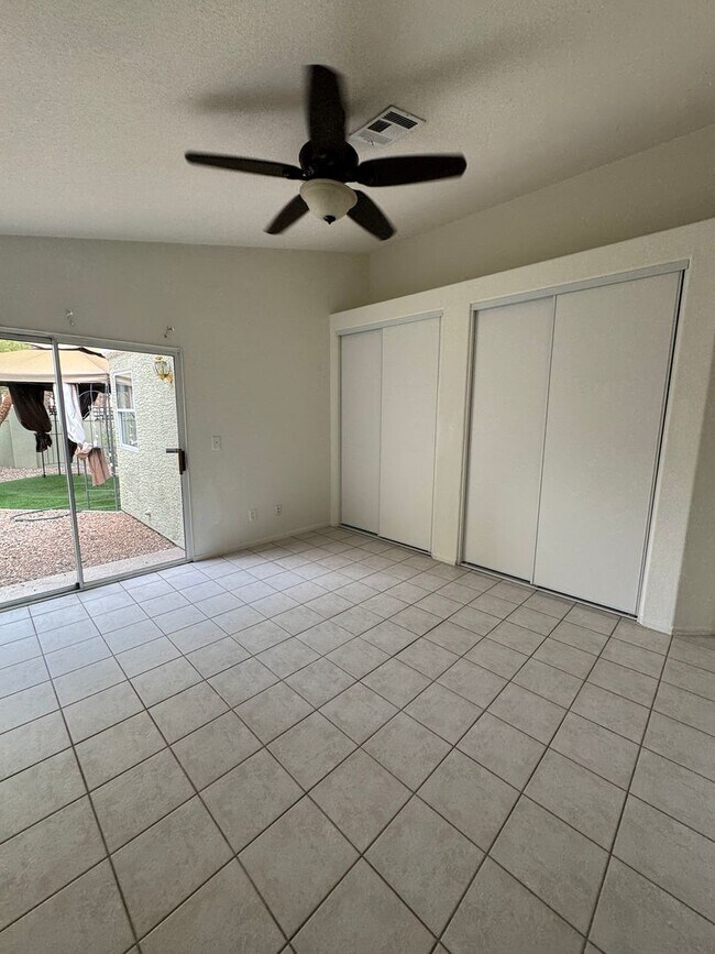 Building Photo - 9224 Kentucky Oaks Dr